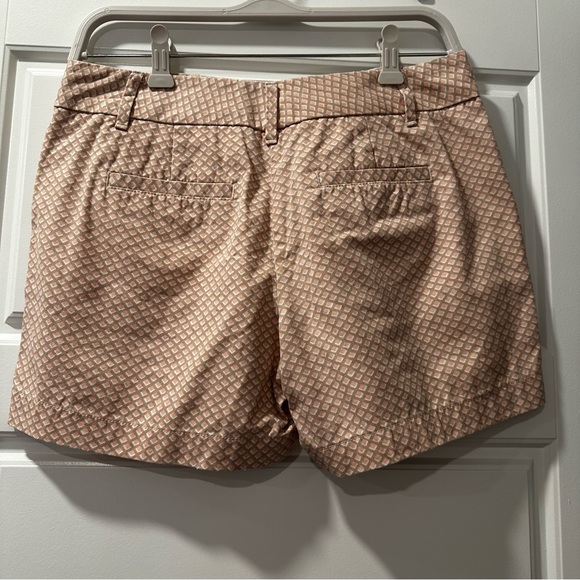 Ann Taylor LOFT Women’s Shorts Sz 2 Blush Pink Geometric Print 100% Cotton - Picture 2 of 3